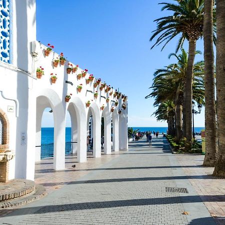 Nerja Apartamento Centro Exterior photo